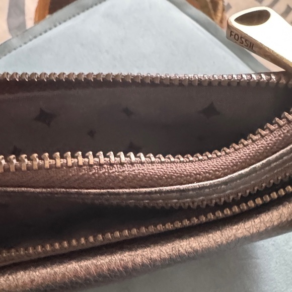 Fossil Bronze Zip Wallet - Picture 7 of 7